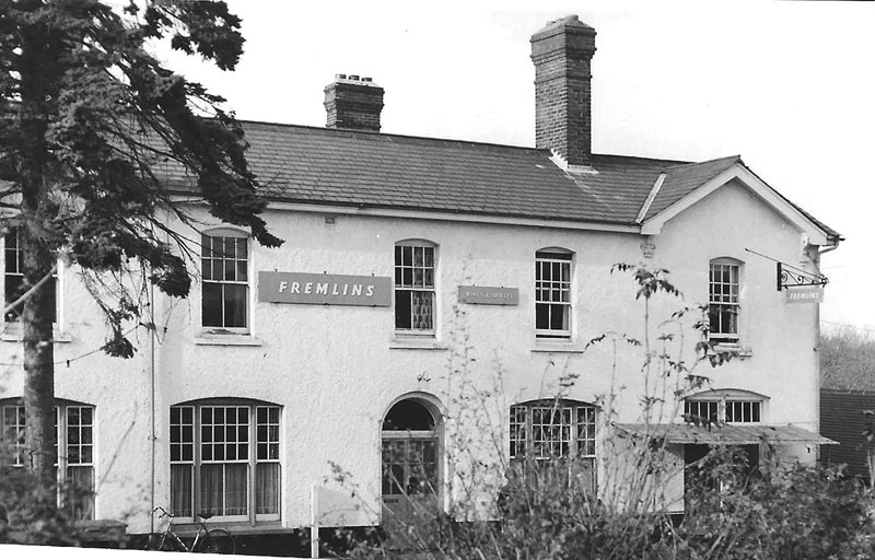 The Black Horse exterior in the 1960s with Fremlins brewery signage